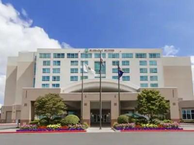 Hotel Embassy By Hilton Airport