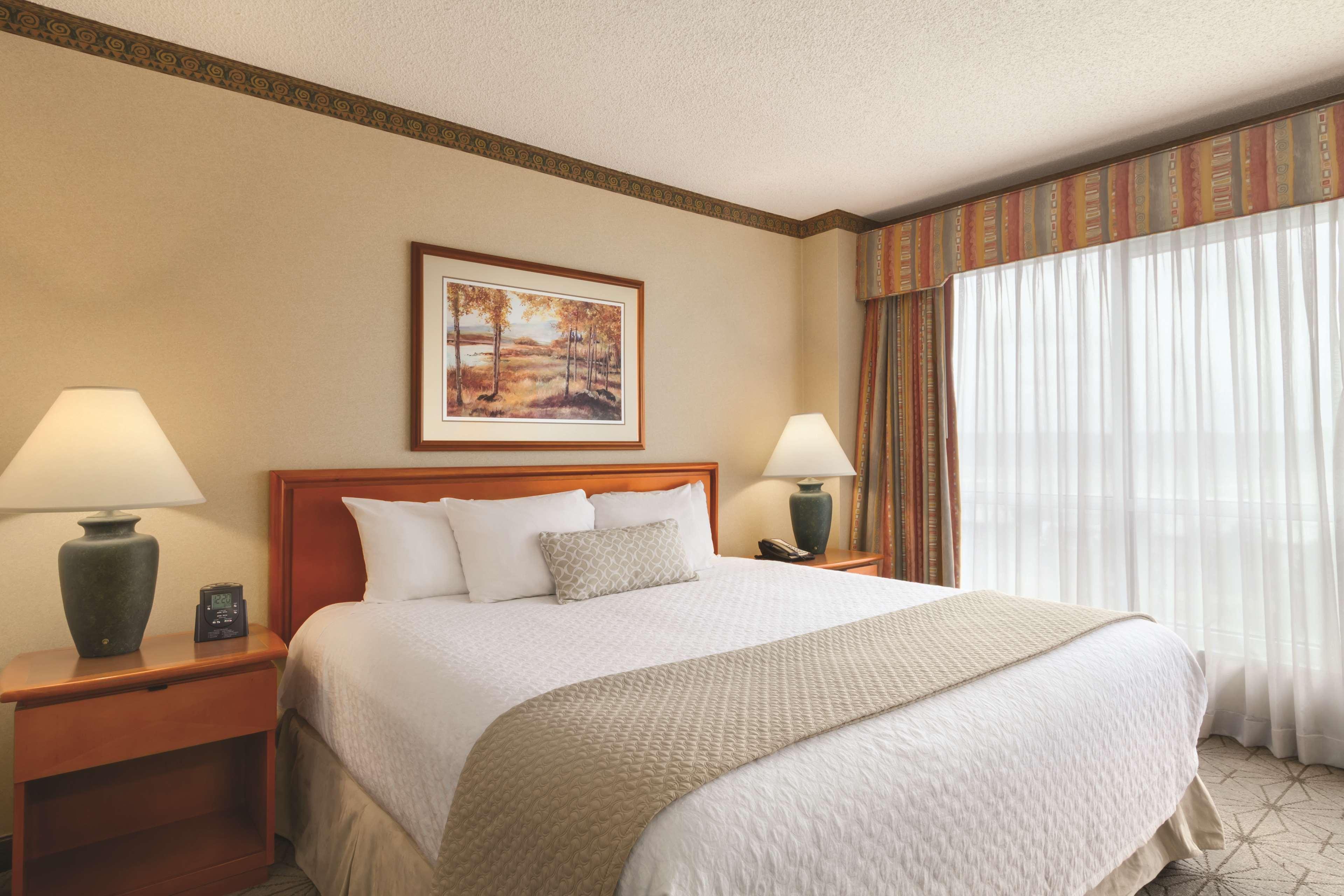 Embassy By Hilton Airport Hotel 4*