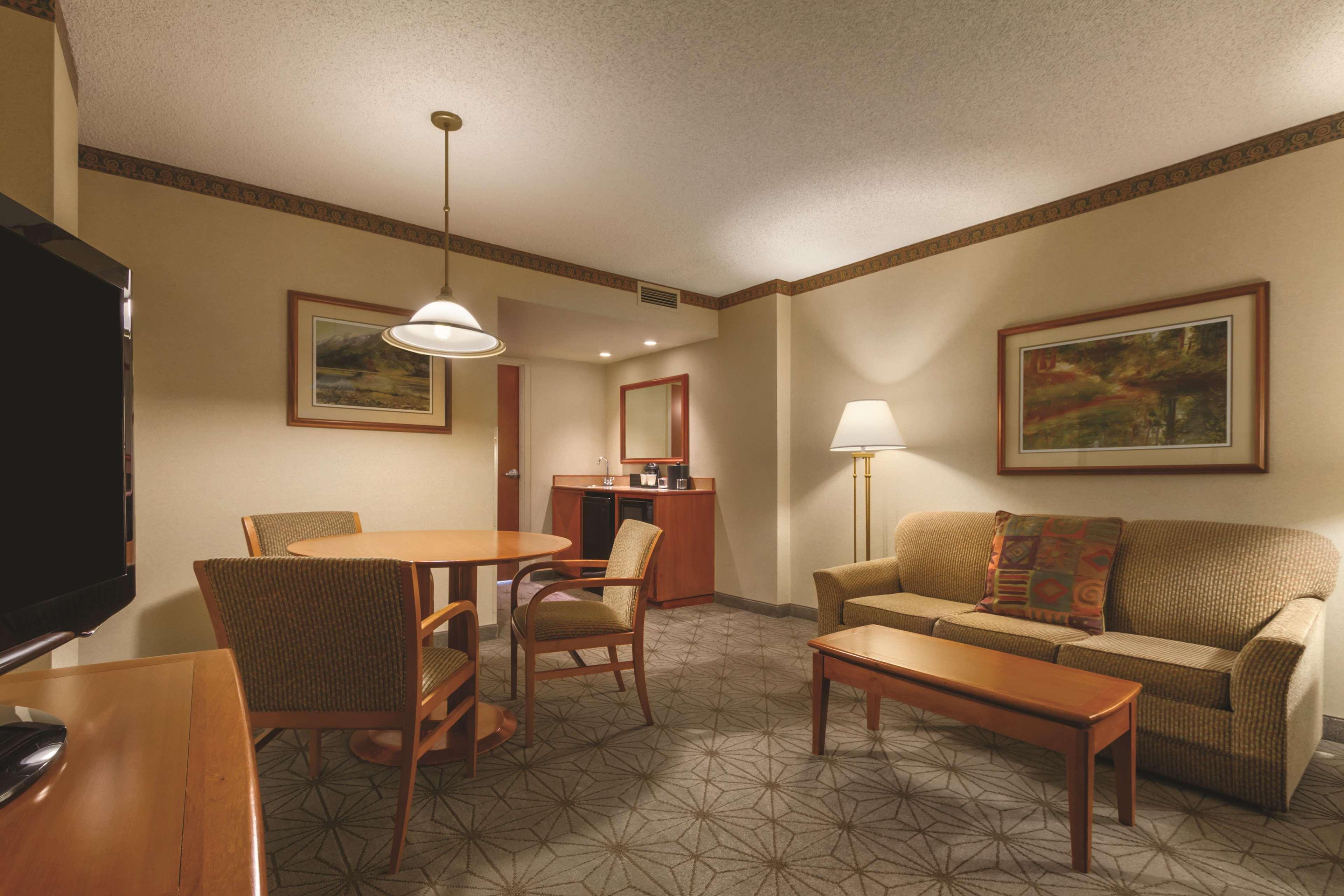 Embassy By Hilton Airport Portland