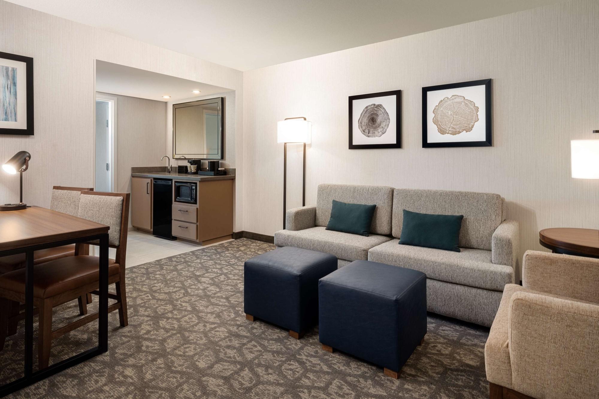 Embassy By Hilton Airport Hotel