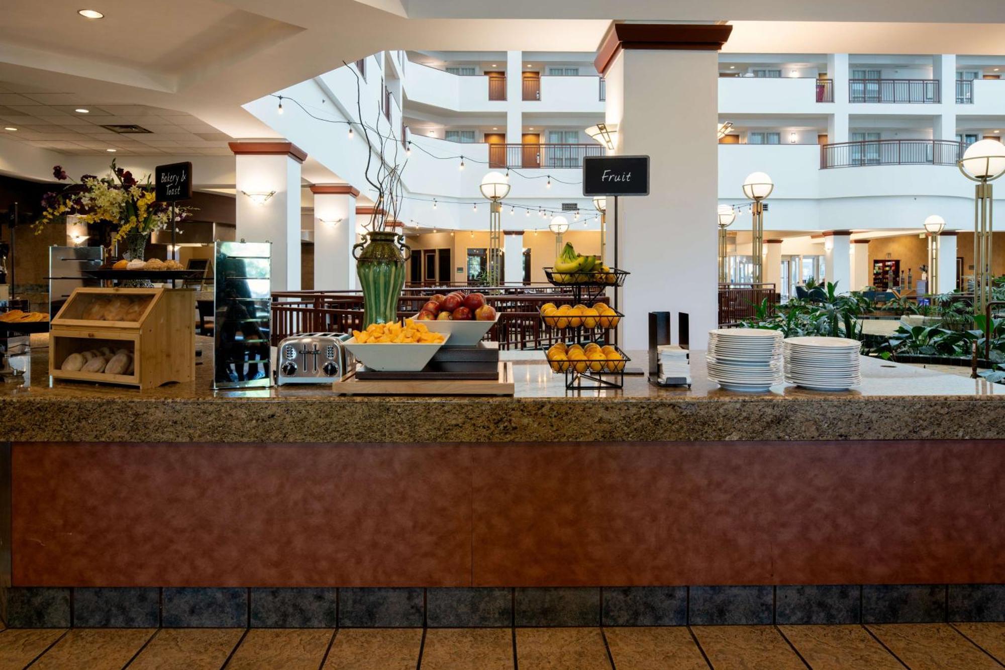 Embassy By Hilton Airport Hotel 4*